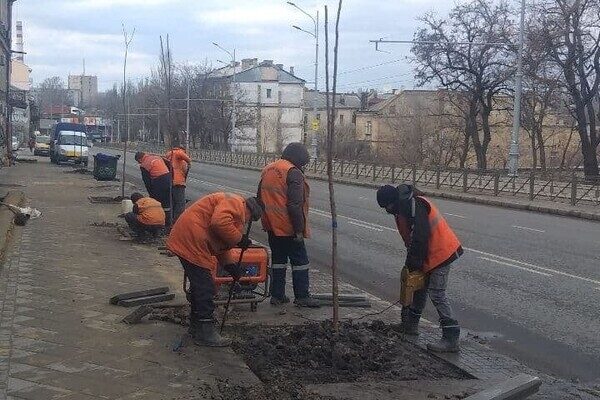 В Одессе исправляют недочеты отремонтированного за 70 миллионов спуска Маринеско В Одессе исправляют недочеты отремонтированного за 70 миллионов спуска Маринеско