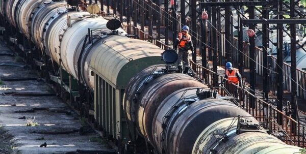 Дефицит топлива в Украине: как справляются АЗС Дефицит топлива в Украине: как справляются АЗС