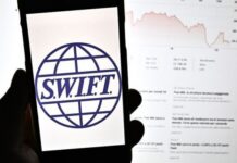ЕС отключит семь российских банков от SWIFT