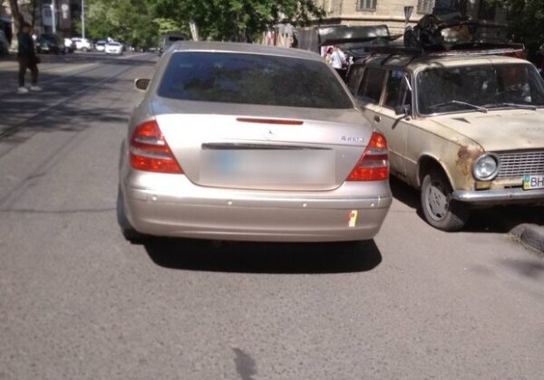В Одессе из-за водителя Mercedes серьезно пострадал велосипедист В Одессе из-за водителя Mercedes серьезно пострадал велосипедист