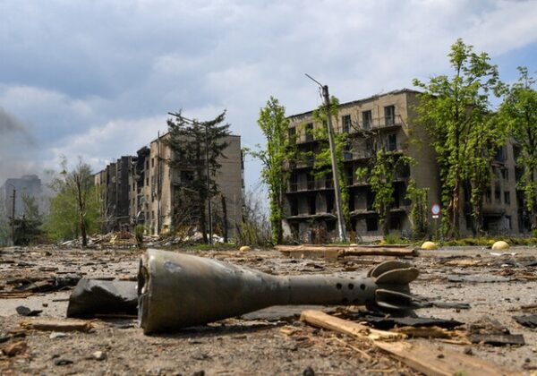 Российские оккупанты начали отступать от Северодонецка Российские оккупанты начали отступать от Северодонецка