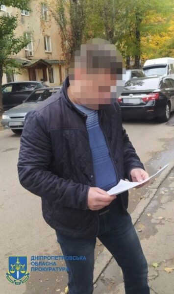 15 тисяч доларів з особи: під Дніпром викрили схему вивезення ухилянтів за кордон