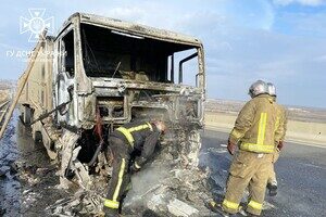 На трассе Одесса – Киев загорелась фура: подробности происшествия На трассе Одесса – Киев загорелась фура: подробности происшествия