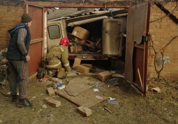 В Одесской области взорвался автомобиль: в домах повылетали стекла В Одесской области взорвался автомобиль: в домах повылетали стекла
