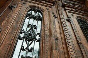 Одесситы сами восстановили старинную дверь в доме Фельдмана Одесситы сами восстановили старинную дверь в доме Фельдмана