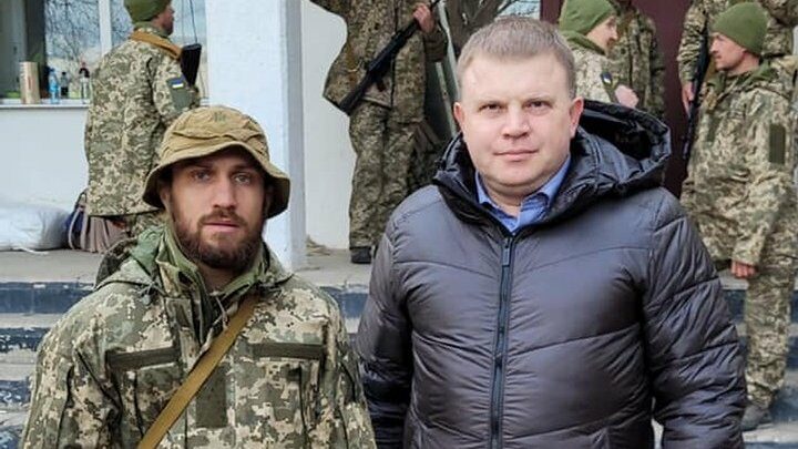 «Za мир, проти Vійни»: Долгополов з фронту «оцінив» ідіотизм Ломаченка