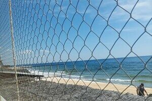 На 12-й станции Фонтана весь пляж накрыли настилом На 12-й станции Фонтана весь пляж накрыли настилом