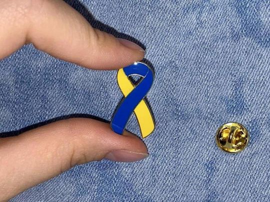 Репресії в росії: під роздачу потрапили синій і жовтий кольори