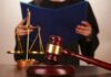 Работник одного из райсудов Одессы помогал завладеть квартирами умерших людей