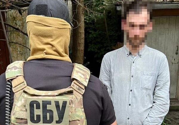 В Одессе СБУ задержала двух поджигателей машин военнослужащих В Одессе СБУ задержала двух поджигателей машин военнослужащих