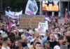 Тысячи сербов протестуют в Белграде против литиевого рудника