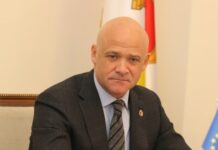 Мэр Одессы почти две недели будет находиться в командировке за границей
