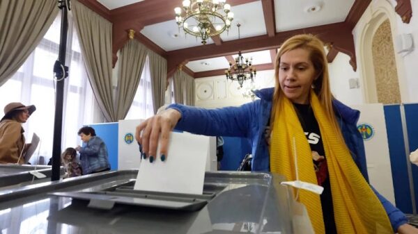 Молдаване проголосовали «против» европейского будущего, выбрав подачку Кремля Молдаване проголосовали «против» европейского будущего, выбрав подачку Кремля