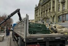 В Одессе уже устанавливают елку: какой она будет в этом году