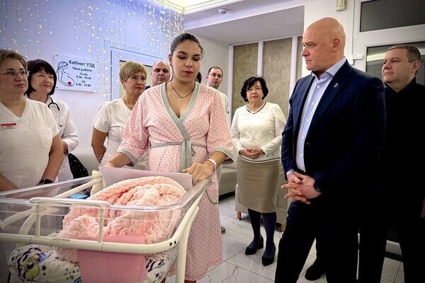 В 2025 году первым ребенком, родившимся в Одессе, стала дочь военного В 2025 году первым ребенком, родившимся в Одессе, стала дочь военного