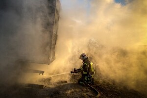 На трассе Одесса &ndash; Киев загорелся грузовик с зерном