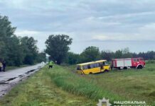 На Полтавщині у ДТП потрапив шкільний автобус: троє дітей у лікарні