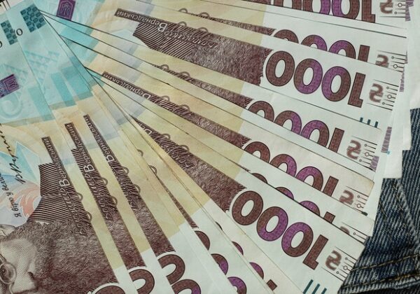 Кабмин предлагает повысить минимальную зарплату: как могут вырасти выплаты Кабмин предлагает повысить минимальную зарплату: как могут вырасти выплаты