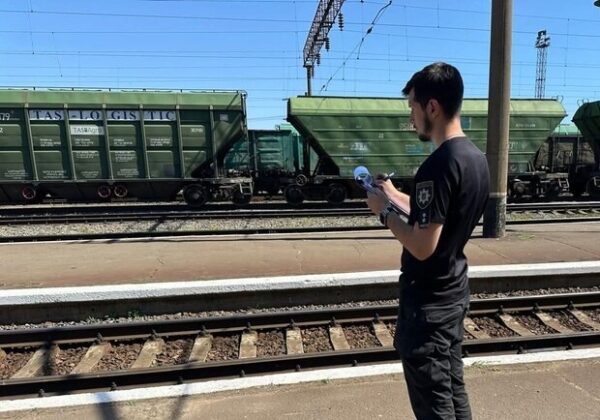 В Одессе на железной дороге ударило током мужчину: пострадавший в тяжелом состоянии В Одессе на железной дороге ударило током мужчину: пострадавший в тяжелом состоянии