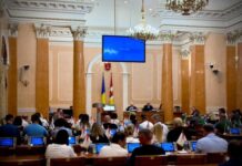В Одессе выделили средства на противоаварийные работы в разрушенной обстрелом многоэтажке на Кутузакию