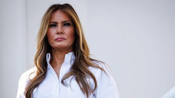 Мелания Трамп требует в $1 млрд с Хантера Байдена за клевету Мелания Трамп требует в $1 млрд с Хантера Байдена за клевету