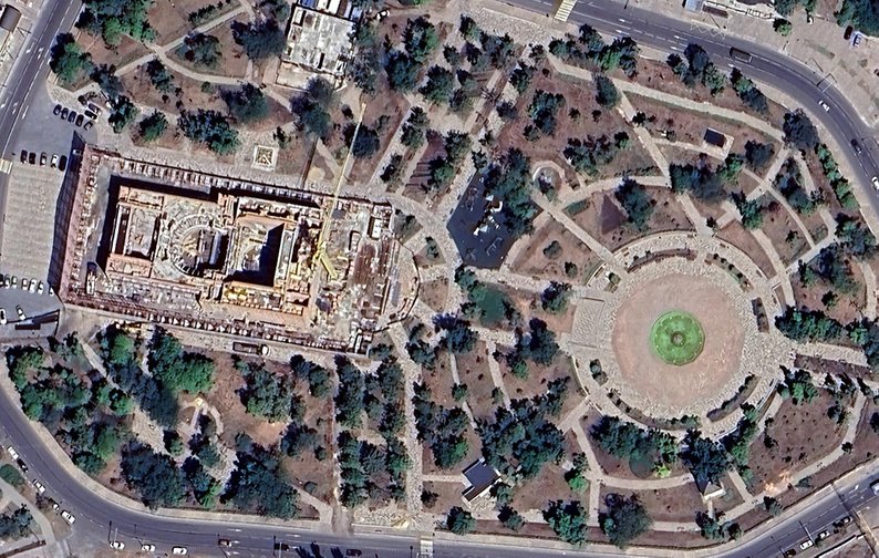 Google Maps показав руїни Маріуполя на супутникових знімках