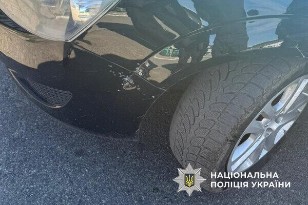 Стрельба на Одесчине: мужчина открыл огонь по автомобилю знакомых Стрельба на Одесчине: мужчина открыл огонь по автомобилю знакомых