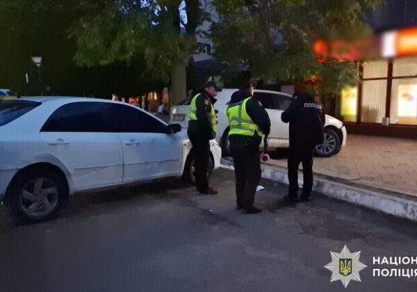Вечернее ДТП в Белгороде-Днестровском: автомобиль наехал на двух сестер, обе в больнице Вечернее ДТП в Белгороде-Днестровском: автомобиль наехал на двух сестер, обе в больнице