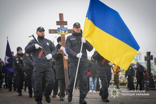 Погиб на востоке Украины: в Одессе простились с полицейским Николаем Яковецким Погиб на востоке Украины: в Одессе простились с полицейским Николаем Яковецким