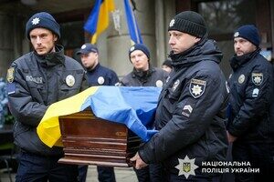 Погиб на востоке Украины: в Одессе простились с полицейским Николаем Яковецким Погиб на востоке Украины: в Одессе простились с полицейским Николаем Яковецким