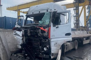 РФ нанесла удар по портам Одесчины: есть жертва и пострадавшие (обновлено) РФ нанесла удар по портам Одесчины: есть жертва и пострадавшие (обновлено)