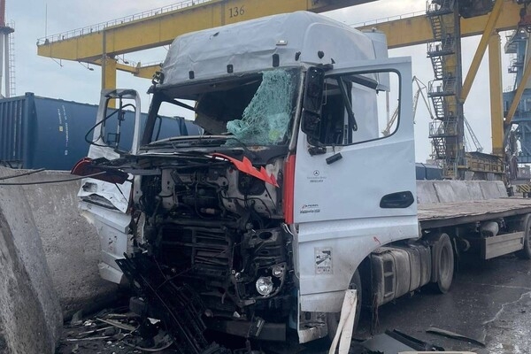 РФ нанесла удар по портам Одесчины: есть жертва и пострадавшие (обновлено) РФ нанесла удар по портам Одесчины: есть жертва и пострадавшие (обновлено)