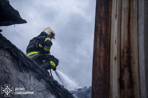 Обстрел Одесчины на рассвете: под ударом оказалась многоэтажка Обстрел Одесчины на рассвете: под ударом оказалась многоэтажка