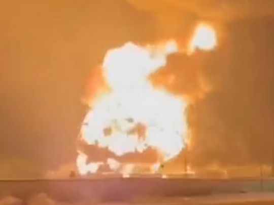 Українські безпілотники підпалили нафтобазу у Бєлгородській області росії (відео)
