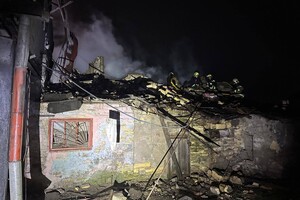 Дроновый удар по дому в Одессе: под завалами обнаружили тело женщины Дроновый удар по дому в Одессе: под завалами обнаружили тело женщины