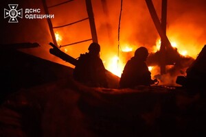Ночной обстрел Одессы: под ударом оказался промышленный объект Ночной обстрел Одессы: под ударом оказался промышленный объект