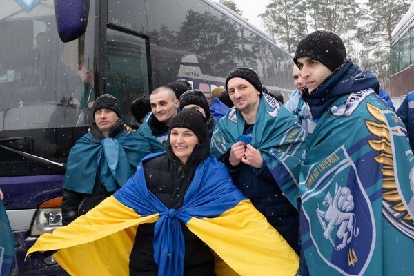 Снова дома: из российского плена вернулись шесть защитников Украины из Одесчины Снова дома: из российского плена вернулись шесть защитников Украины из Одесчины