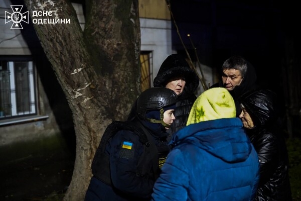 Дроновый удар по дому в Одессе: под завалами обнаружили тело женщины Дроновый удар по дому в Одессе: под завалами обнаружили тело женщины