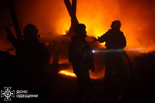 Ночной обстрел Одессы: под ударом оказался промышленный объект Ночной обстрел Одессы: под ударом оказался промышленный объект