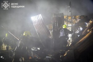 Дроновый удар по дому в Одессе: под завалами обнаружили тело женщины Дроновый удар по дому в Одессе: под завалами обнаружили тело женщины