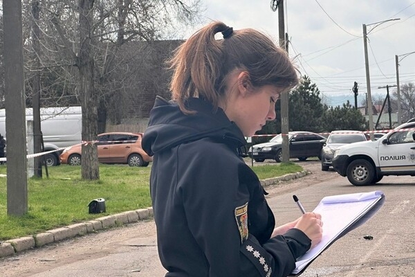 В Одесской области произошло ДТП со стрельбой: пострадала женщина В Одесской области произошло ДТП со стрельбой: пострадала женщина