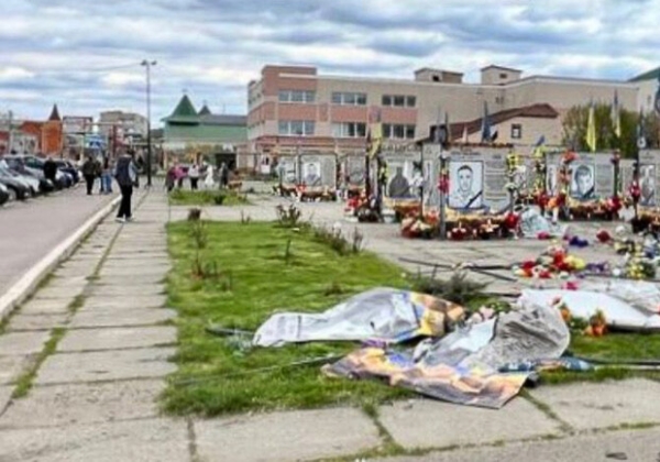 В Одесской области водитель повредил портреты на Аллее Героев В Одесской области водитель повредил портреты на Аллее Героев