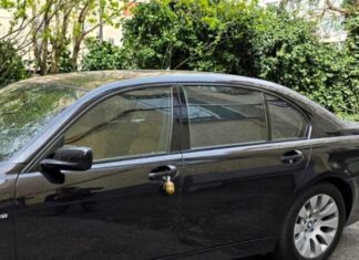 Взрывчатка на дверце: в Одессе хотели подорвать автомобиль предпринимателя