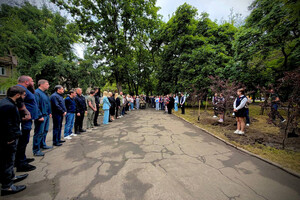 В честь погибших детей: в Одессе заложили яблоневый "Сад памяти" В честь погибших детей: в Одессе заложили яблоневый "Сад памяти"