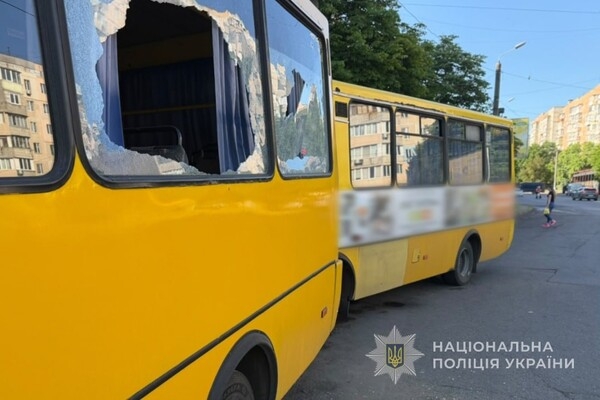 Утренний удар по остановке в Одессе: получили осколочные ранения люди Утренний удар по остановке в Одессе: получили осколочные ранения люди